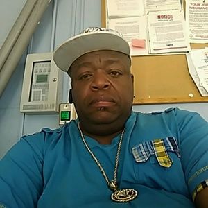 Meet your Posher, Carlos